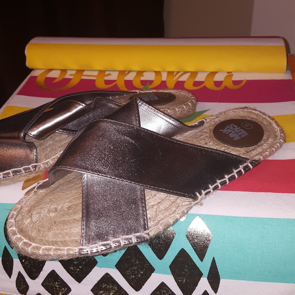 Muk Luks Espedrille Slide - BRAND NEW AND NEVER WORN NO TAGS
